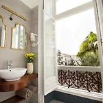 Casa Palmeiras Charming House - Azores 1901 Bed & Breakfast 3*