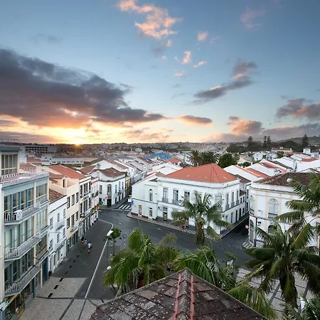 לינה וארוחת בוקר Casa Palmeiras Charming House - Azores 1901 Ponta Delgada