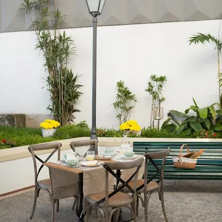 Casa Palmeiras Charming House - Azores 1901 לינה וארוחת בוקר