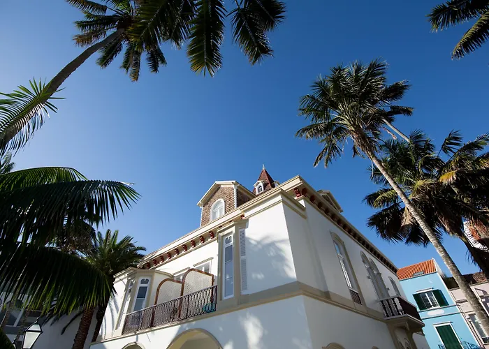 Casa Palmeiras Charming House - Azores 1901 Bed & Breakfast 3*