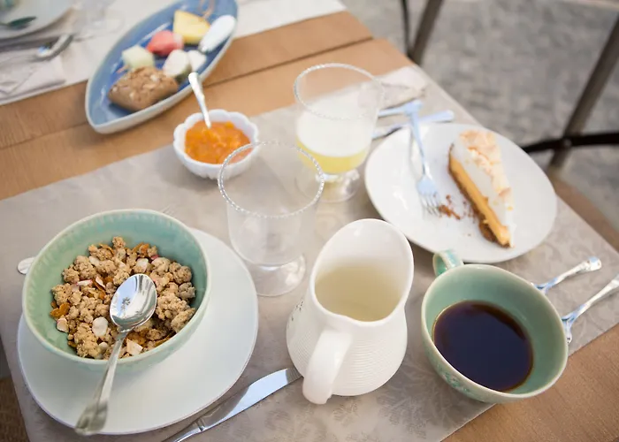 Casa Palmeiras Charming House - Azores 1901 Bed & Breakfast