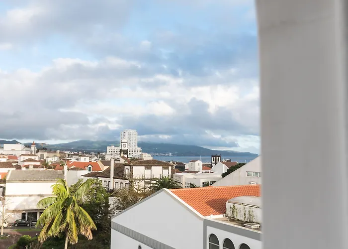 Casa Palmeiras Charming House - Azores 1901 Bed & Breakfast 3*