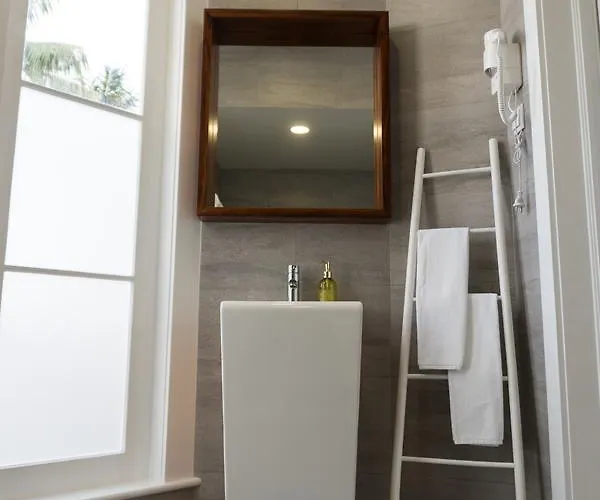 Casa Palmeiras Charming House - Azores 1901 3*