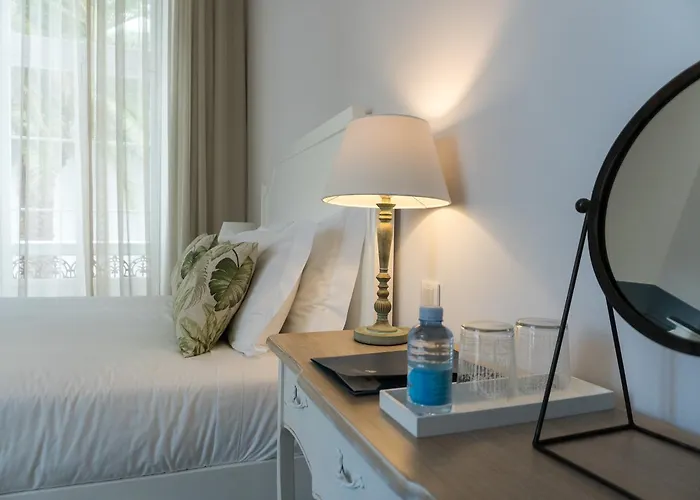 Casa Palmeiras Charming House - Azores 1901 Bed & Breakfast 3*