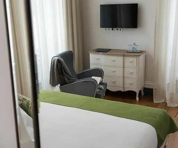 Casa Palmeiras Charming House - Azores 1901 Bed & Breakfast 3*