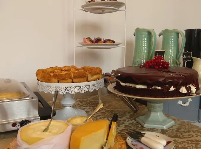 Casa Palmeiras Charming House - Azores 1901 Bed & Breakfast