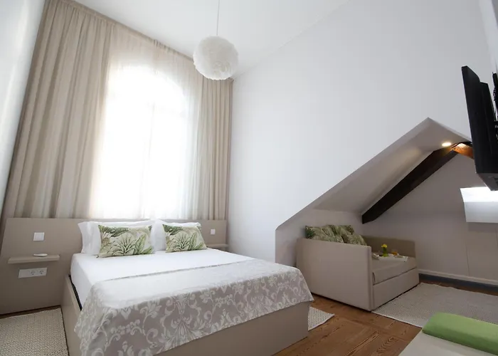 Casa Palmeiras Charming House - Azores 1901 Bed & Breakfast